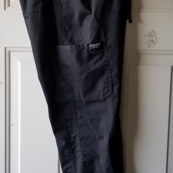 Scrubs Set - Picture 9 of 13